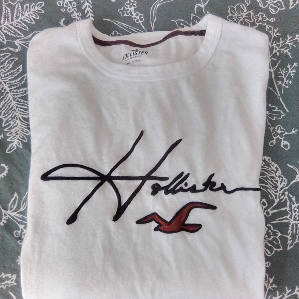 Hollister White Sweatshirt with Logo